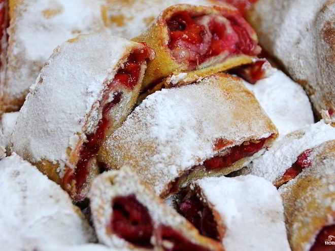 Рецепт вишневого рулета