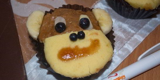 Выпечка в виде обезьянки