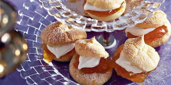 Профитроли с апельсиновым желе