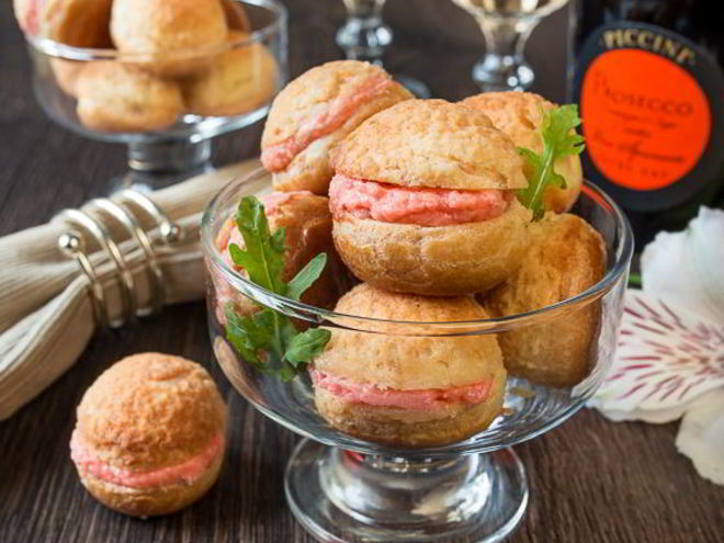 Рецепт профитролей с кракелюром и лососевым муссом