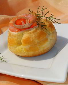 Профитроли с красной рыбой