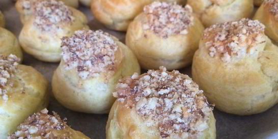 Профитроли с кремом из вареной сгущенки