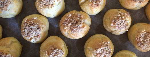 профитроли с кремом из вареной сгущенки. Шаг 11