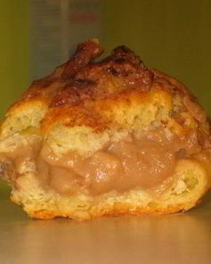 Профитроли с шоколадно-фундучным кремом