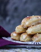 Эклеры с кремом шантильи и ванильной помадкой