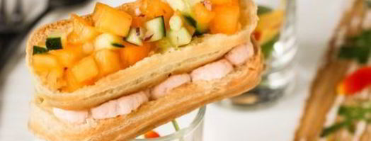 эклеры с креветочным кремом и тартаром из хурмы. Шаг 22