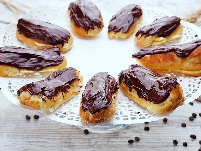 Рецепт эклеров с масляным кремом и шоколадной помадкой
