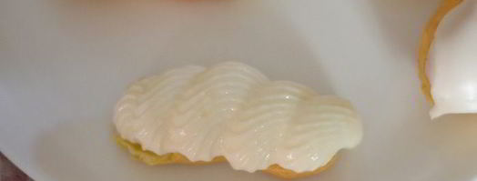 эклеры со сливочно-шоколадным кремом. Шаг 19