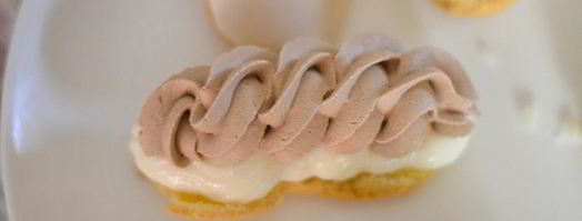 эклеры со сливочно-шоколадным кремом. Шаг 20