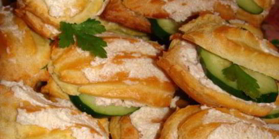 Закусочные эклеры с креветочным кремом