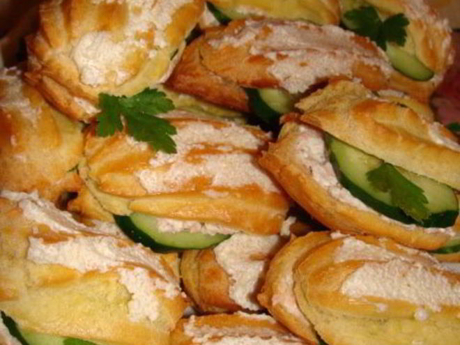 Рецепт закусочных эклеров с креветочным кремом