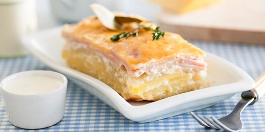 Картофельно-луковая запеканка в мультиварке