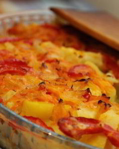 Овощная запеканка из цветной капусты и картофеля