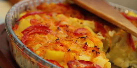 Овощная запеканка из цветной капусты и картофеля