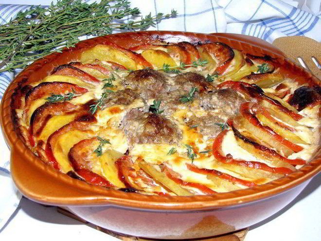 Рецепт овощной запеканки с тефтельками