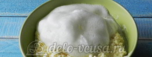 творожная запеканка с изюмом. Шаг 5