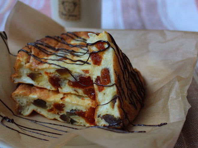 Рецепт творожной запеканки с курагой и финиками