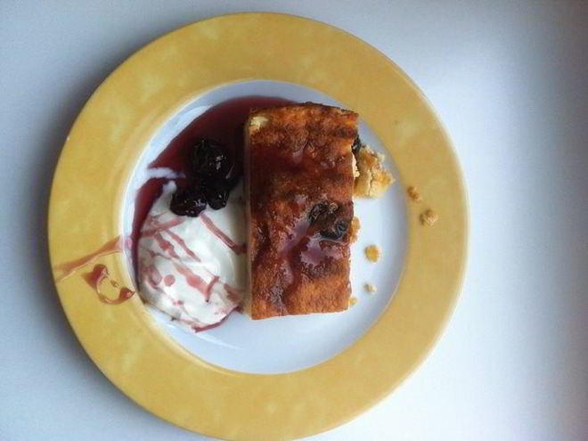 Рецепт творожной запеканки с манной кашей и изюмом