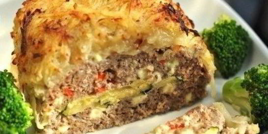 Запеканка из мясного фарша с начинкой из цуккини