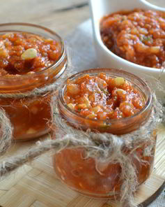 Аджика из кабачков с томатной пастой