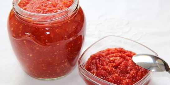 Аджика из перца и чеснока