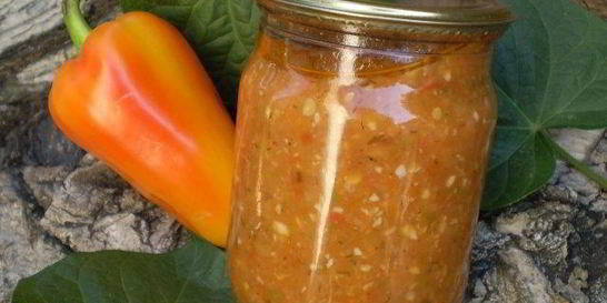 Аджика из помидоров и чеснока