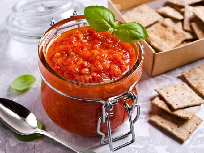 Рецепт аджики с кабачками и помидорами на зиму