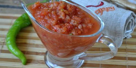 Аджика с яблоками и помидорами на зиму