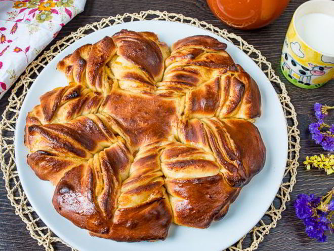 Рецепт крученой булки с абрикосовым джемом