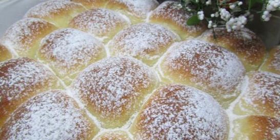 Немецкие бухтели с джемом