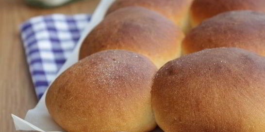 Ванильные сдобные булочки с джемом