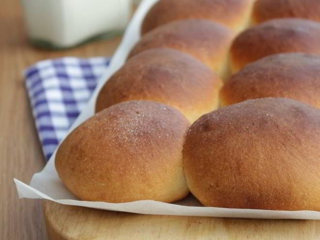 Рецепт ванильных сдобных булочек с джемом