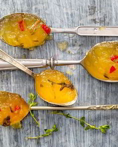 Яблочный джем с чили и пряными травами