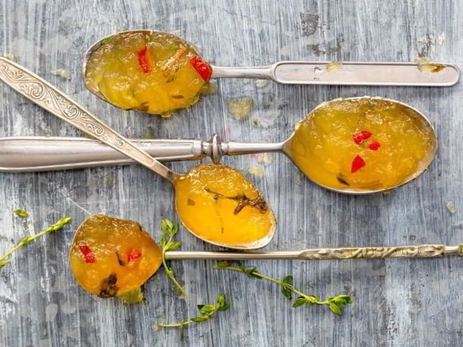 Рецепт яблочного джема с чили и пряными травами