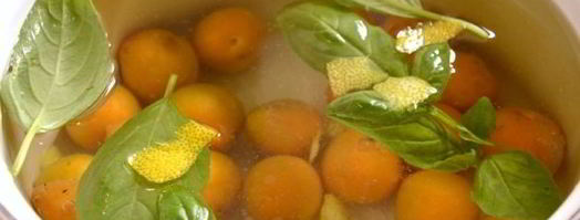 абрикосовый компот с базиликом и лимоном. Шаг 5