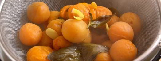 абрикосовый компот с базиликом и лимоном. Шаг 7