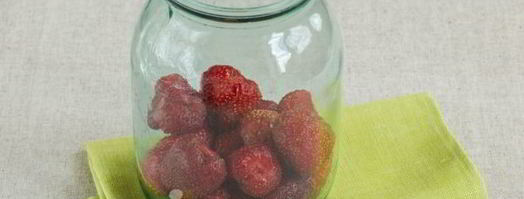 клубничный компот на зиму в литровых банках. Шаг 6