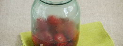 клубничный компот на зиму в литровых банках. Шаг 8