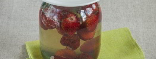 клубничный компот на зиму в литровых банках. Шаг 10