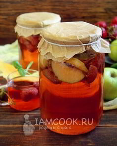 Компот из клубники и яблок