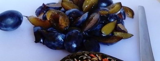 компот из свежих яблок, слив и клюквы. Шаг 4