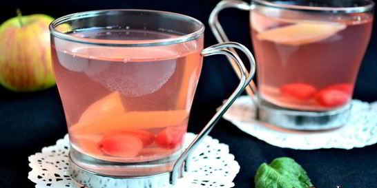 Компот из яблок и кизила с мятой