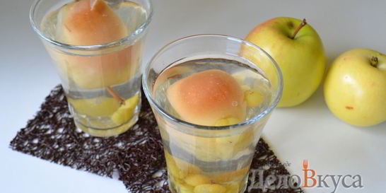 Компот из яблок и винограда