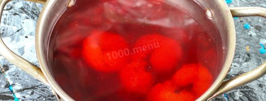 компот из замороженных ягод клубники, ежевики, брусники. Шаг 8