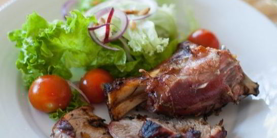 Плечо ягненка на гриле