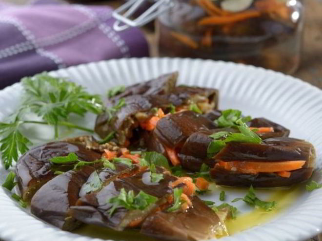 Рецепт баклажанов маринованных с морковью и чесноком