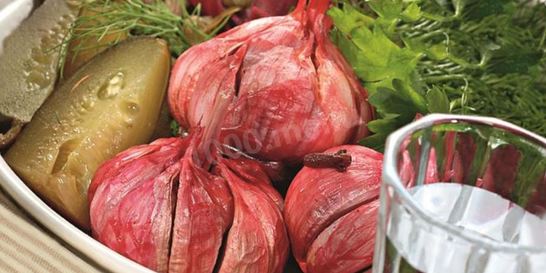 Чеснок маринованный со свеклой