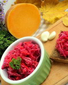 Капуста, маринованная с тыквой и свеклой