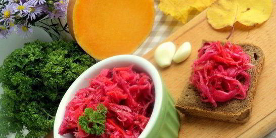 Капуста, маринованная с тыквой и свеклой