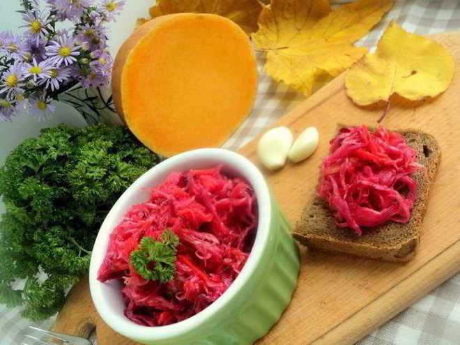 Рецепт капусты, маринованной с тыквой и свеклой